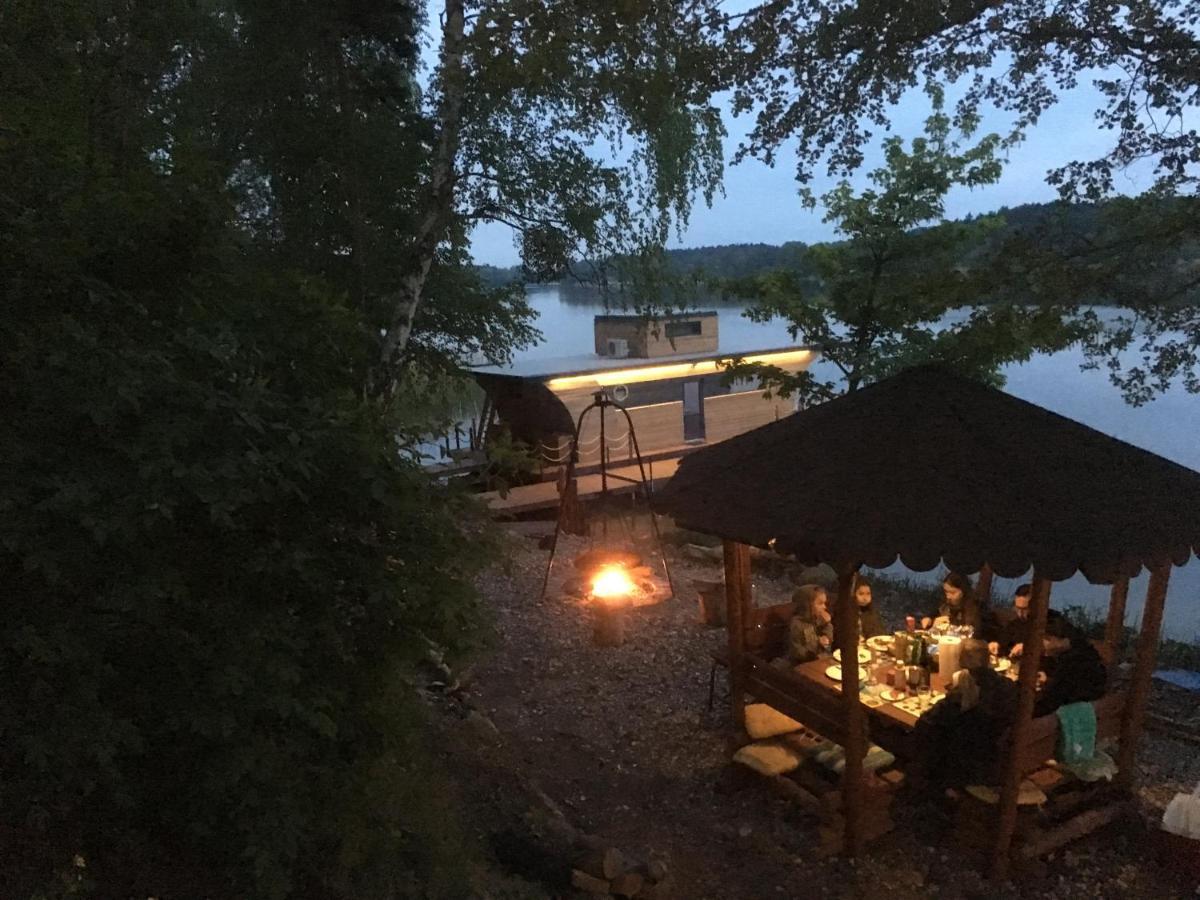 Hotel Houseboat Slesin Exterior foto